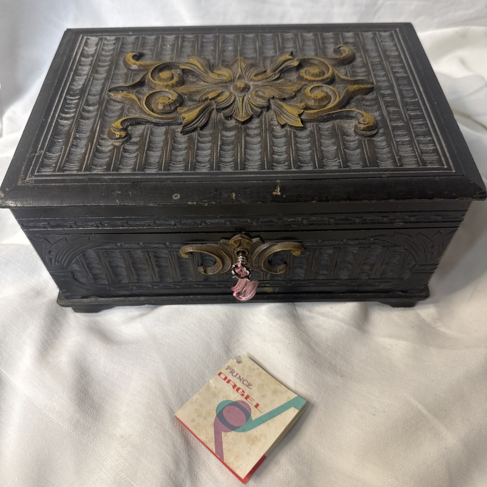 Vintage Japanese Carved Wooden Sankyo Jewelry Music Box Maiden Prayer Lock Key